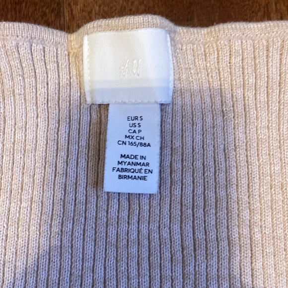 Beige Ribbed Knit Cardigan - Picture 2 of 3